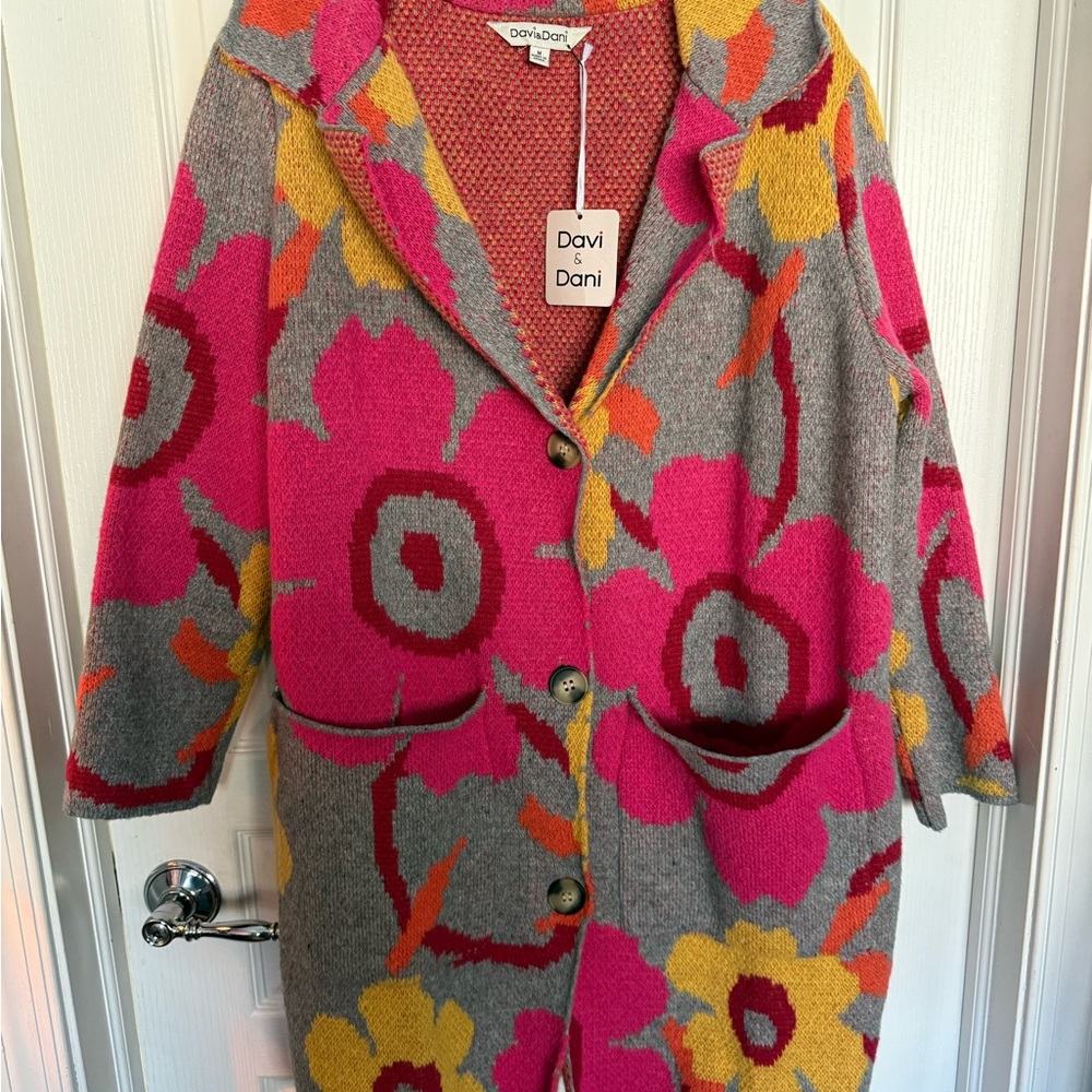 NWT DAVI & DANI Pink and Yellow Floral Cape